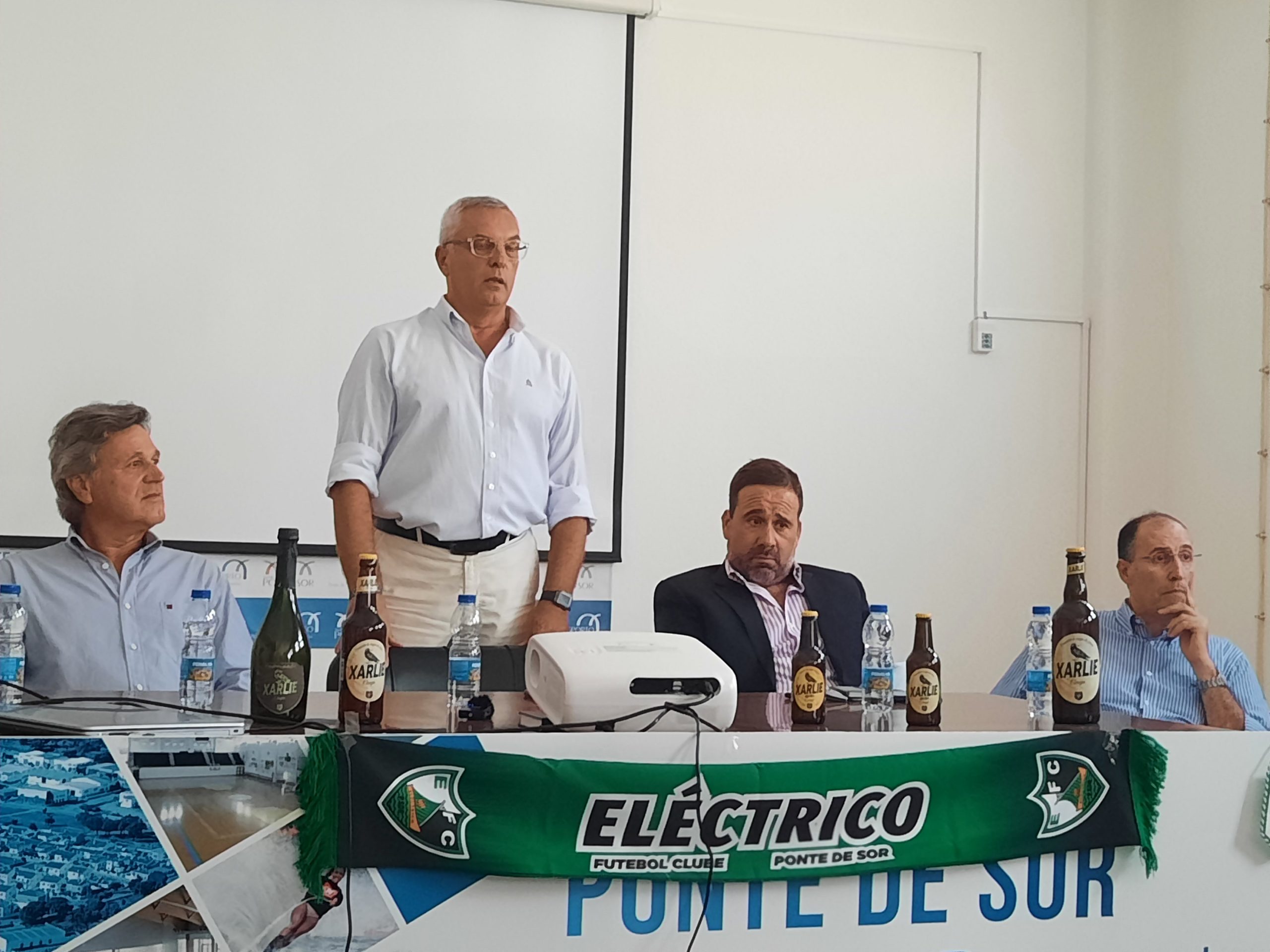 Equipa Sénior de Futsal do Eléctrico FC foi apresentada