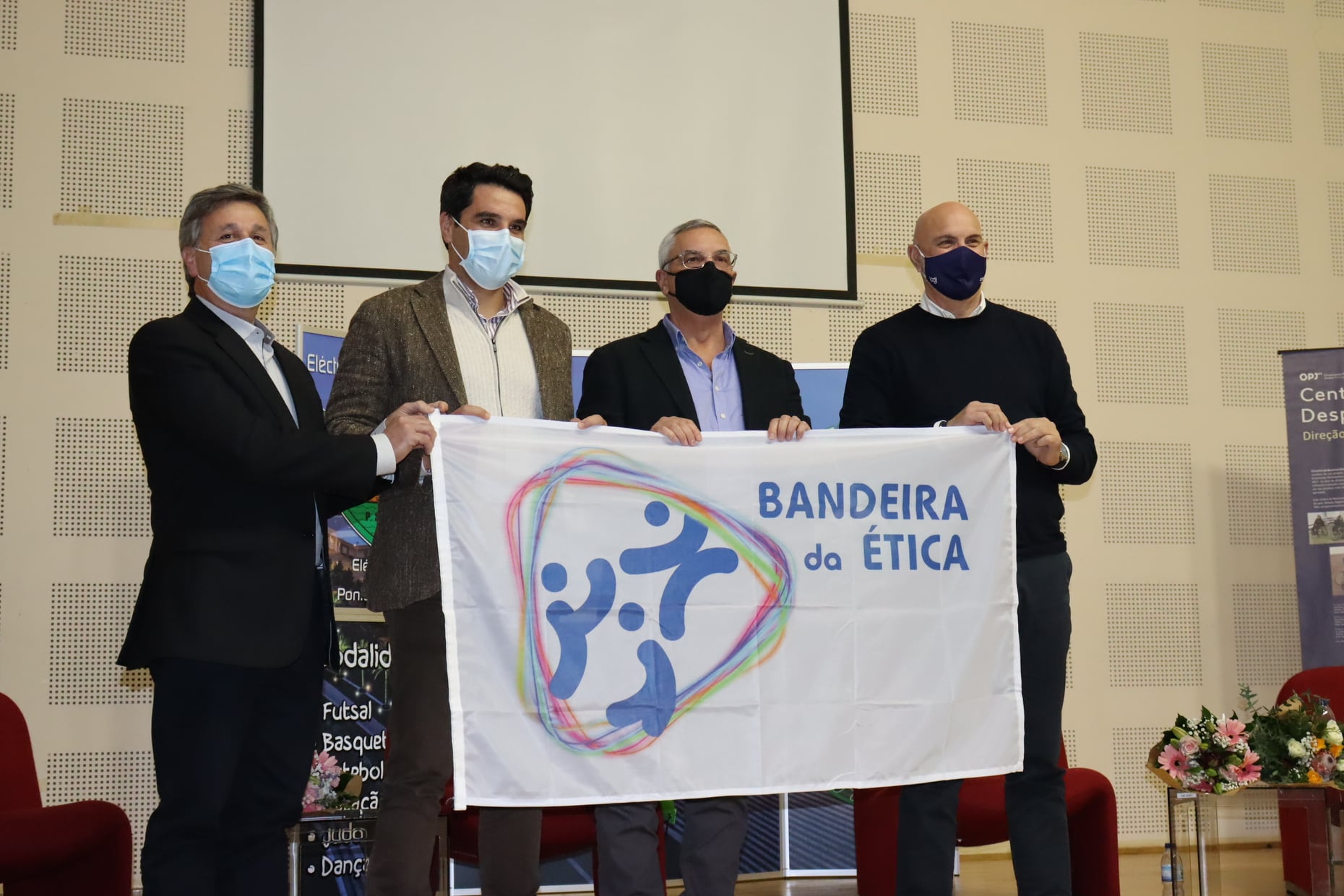 Eléctrico Futebol Clube recebe a Bandeira da Ética