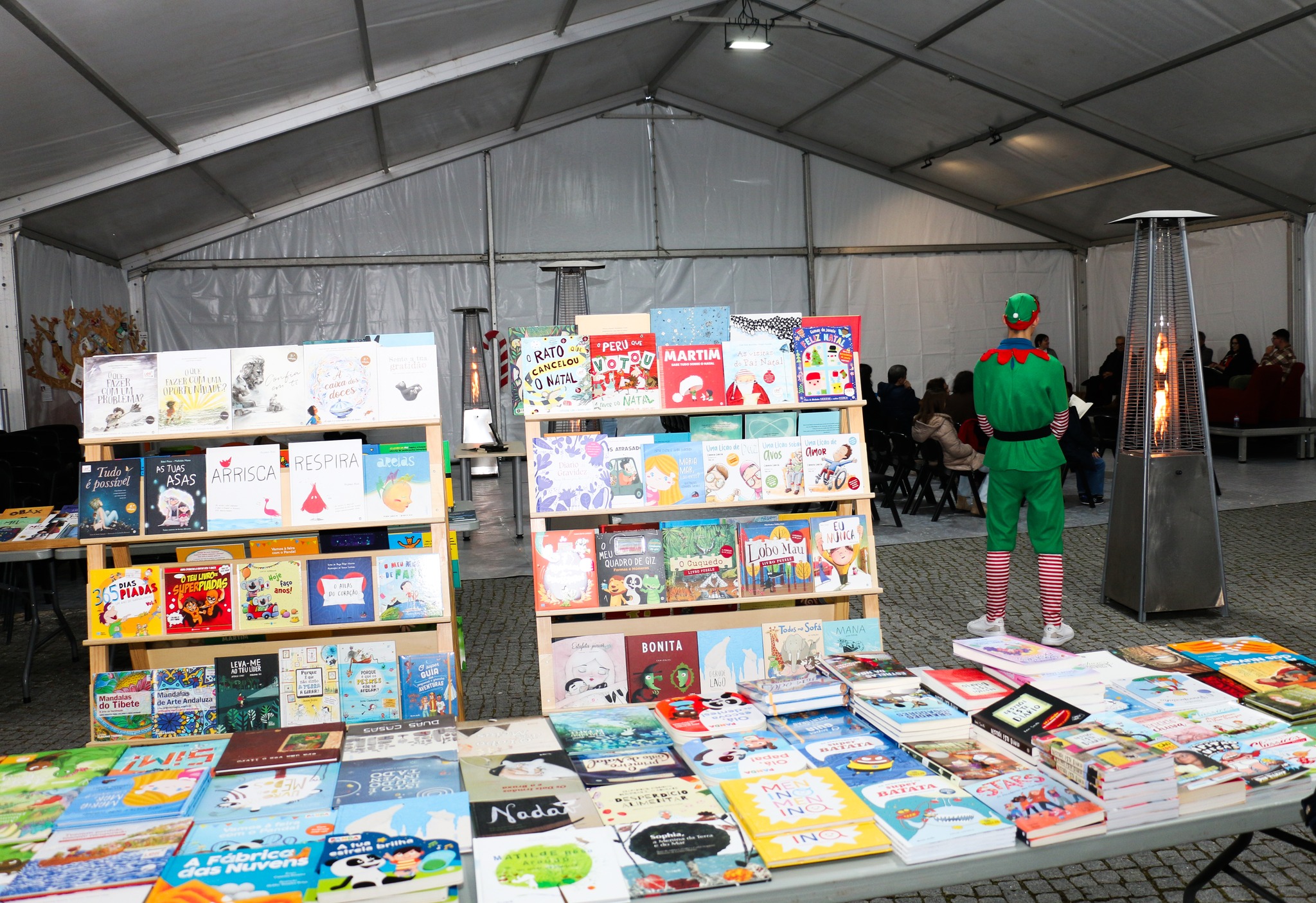 Feira do Livro com Muitas Atividades