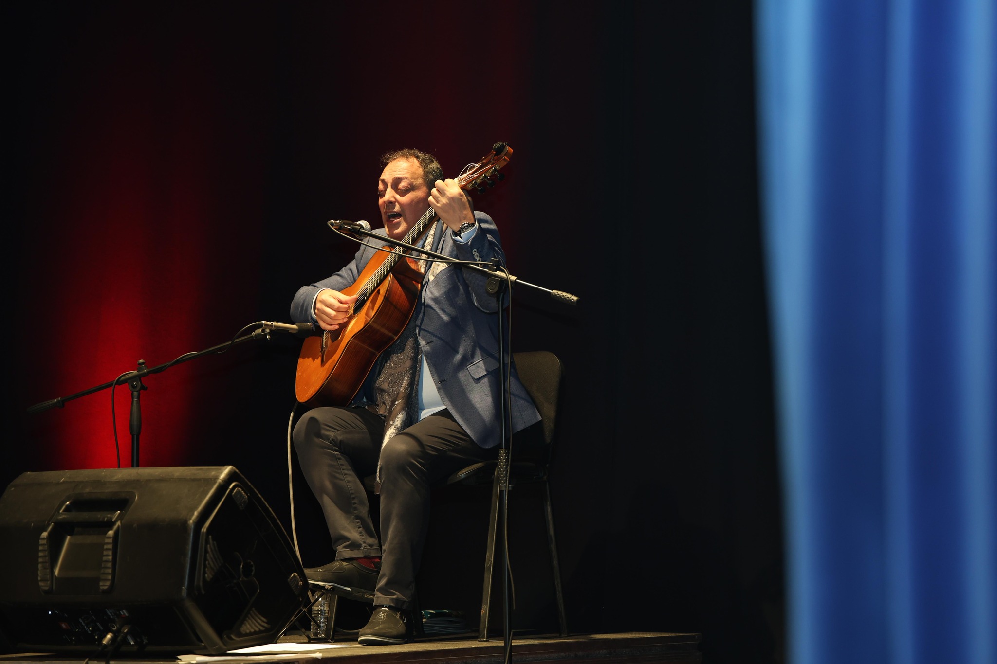 Sala Cheia Para os Fados