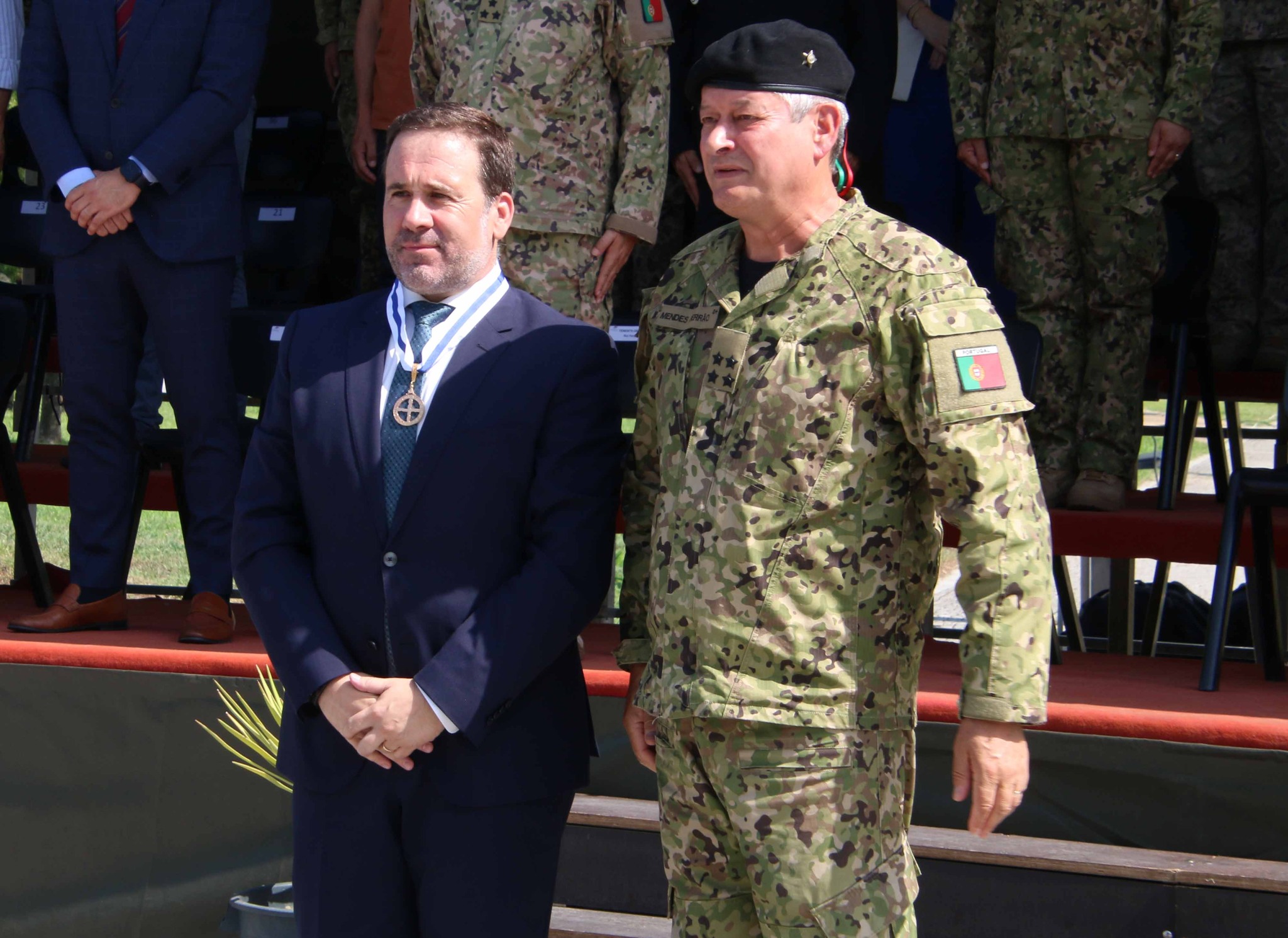 Presidente Distinguido Pelo Exército Português