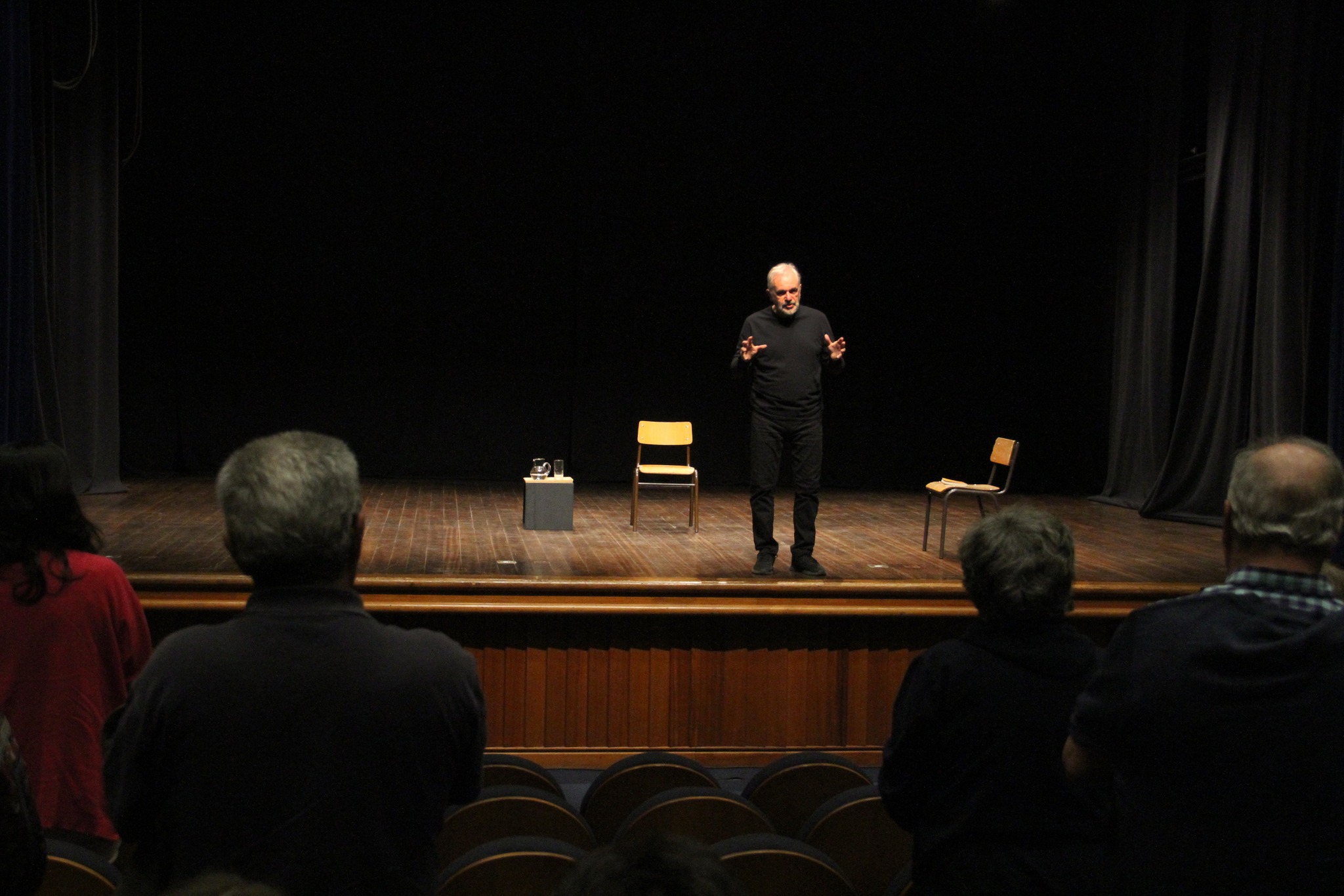 Teatro Até Ao Fim do Mês de Maio